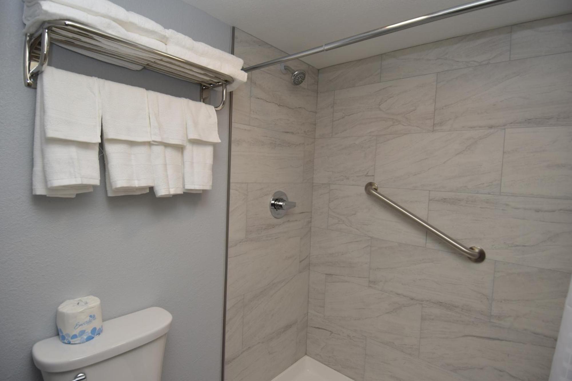 Baymont By Wyndham Batavia - Darien Lake Kamer foto